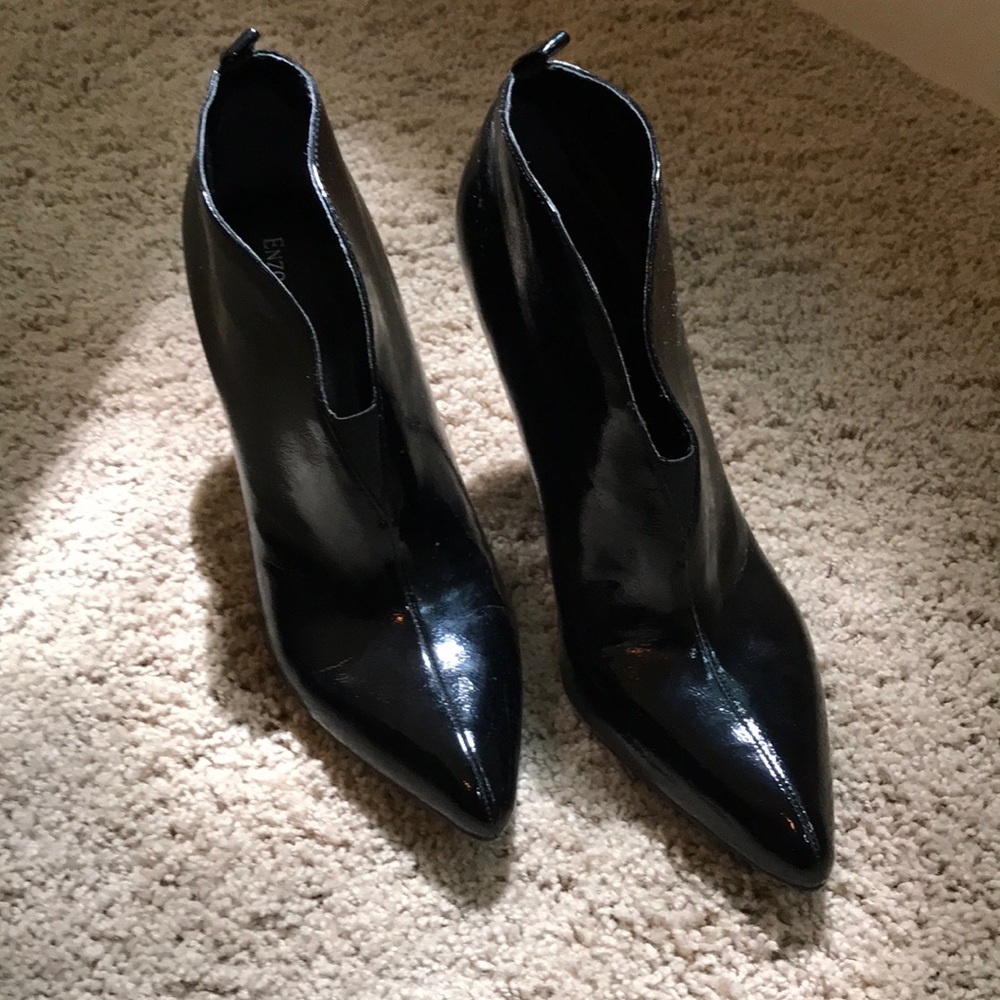 Size 7 Enzo Angiolini black shoes